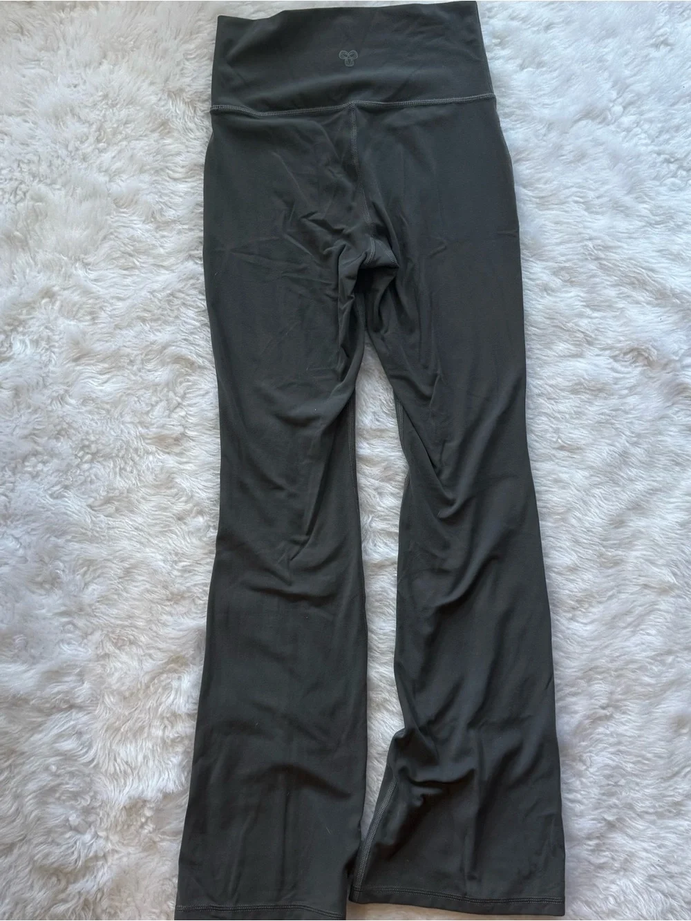 Aritzia TnAction TnaBUTTER™ Atmosphere Split Hi-Rise Legging in coal gray